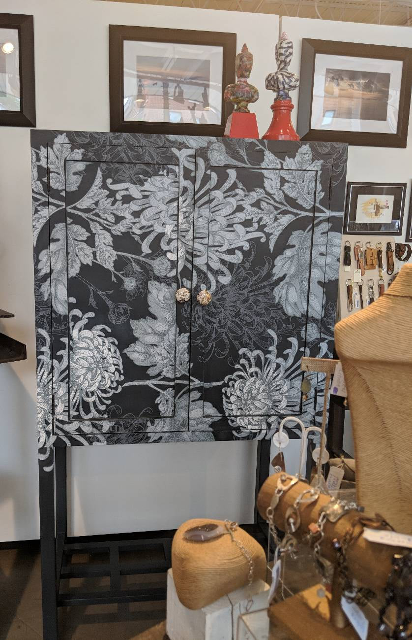 Japanese Chrysanthemum Cabinet Liner – Eco-Friendly Decorative Paper for Drawers and Furniture